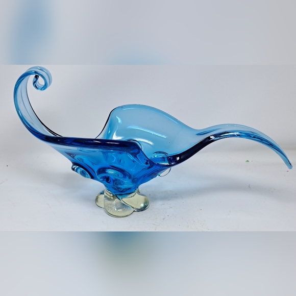 Vintage Blue Stretched Art Glass Centerpeice Dish - Picture 5 of 8